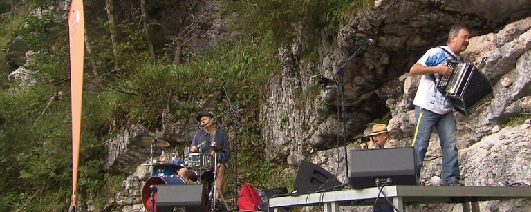 Kultband Attwenger spielte am Dachstein